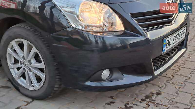 Минивэн Toyota Verso 2012 в Кривом Роге