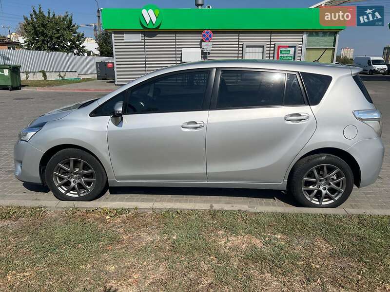 Toyota Verso 2013