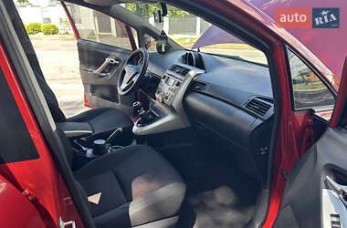 Мінівен Toyota Verso 2010 в 