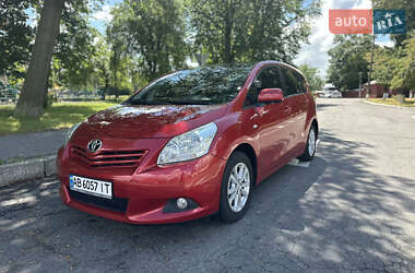 Мінівен Toyota Verso 2010 в 