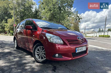 Мінівен Toyota Verso 2010 в 