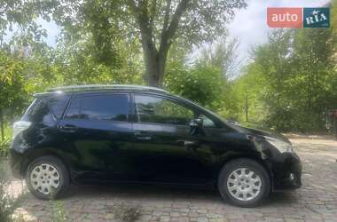 Мінівен Toyota Verso 2014 в 