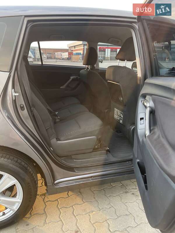 Минивэн Toyota Verso 2009 в Сарнах