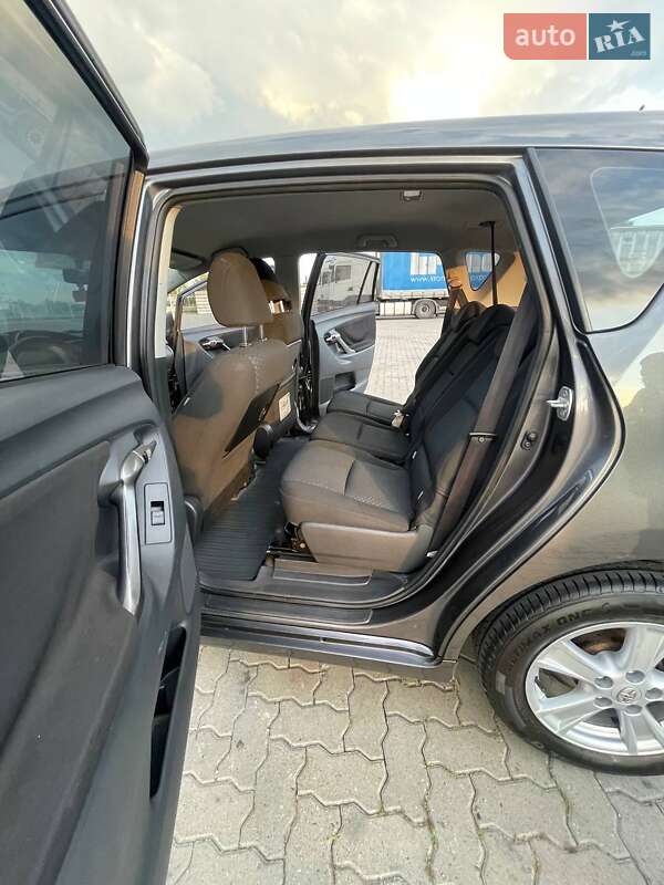 Минивэн Toyota Verso 2009 в Сарнах