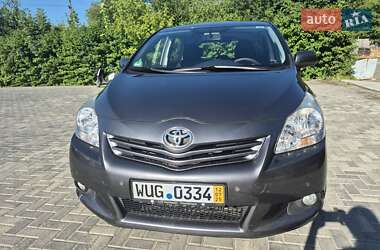 Минивэн Toyota Verso 2010 в 