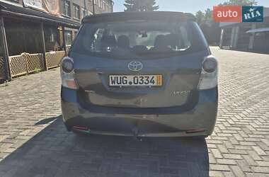 Минивэн Toyota Verso 2010 в 