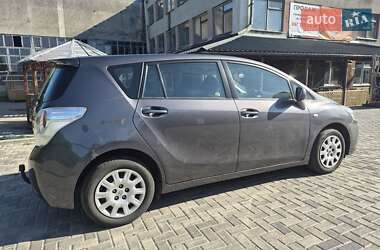 Минивэн Toyota Verso 2010 в 