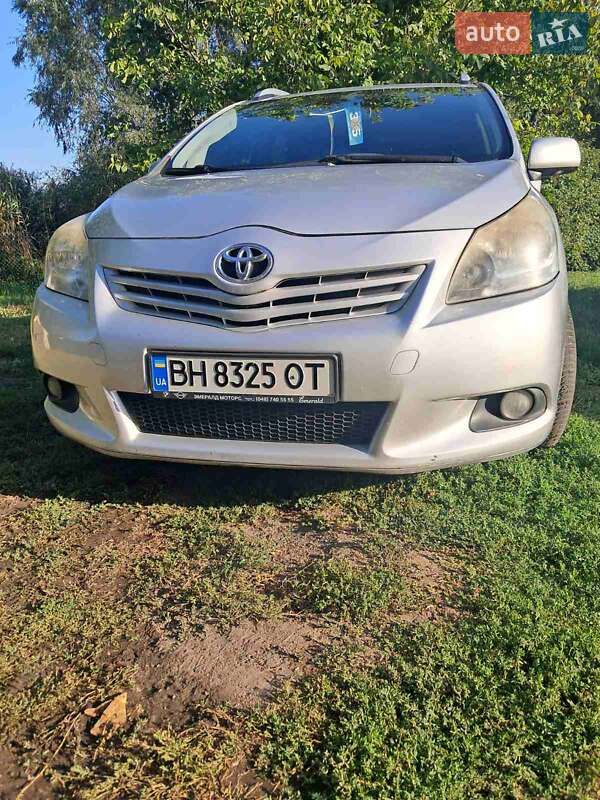 Мінівен Toyota Verso 2009 в Золотоноші