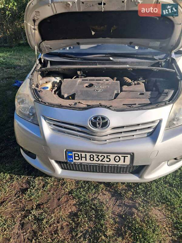 Мінівен Toyota Verso 2009 в Золотоноші