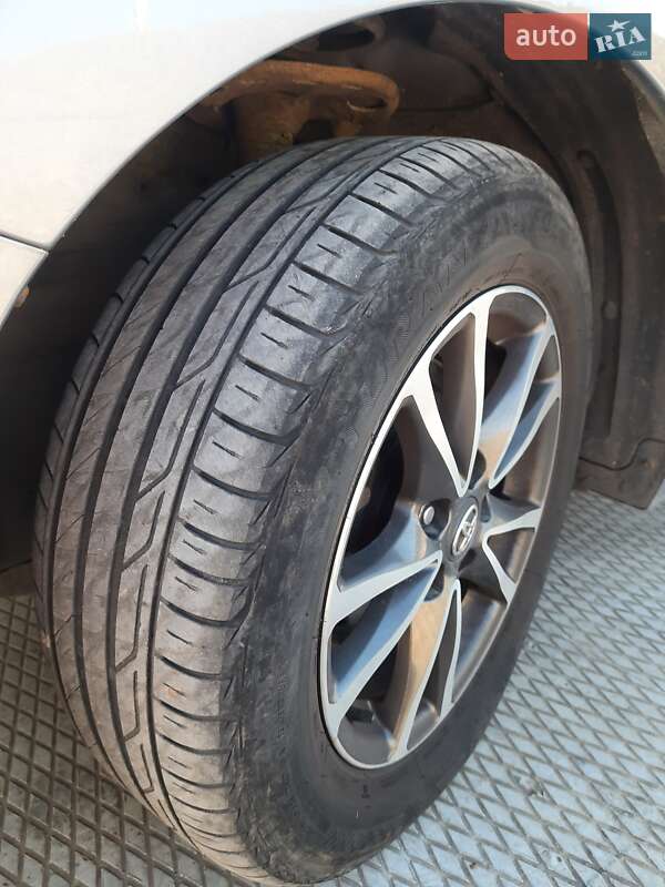 Минивэн Toyota Verso 2013 в Староконстантинове