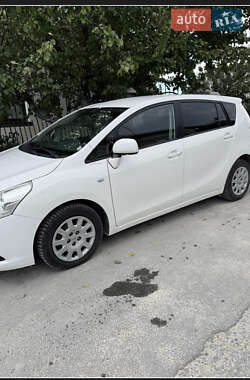 Мінівен Toyota Verso 2011 в Тернополі