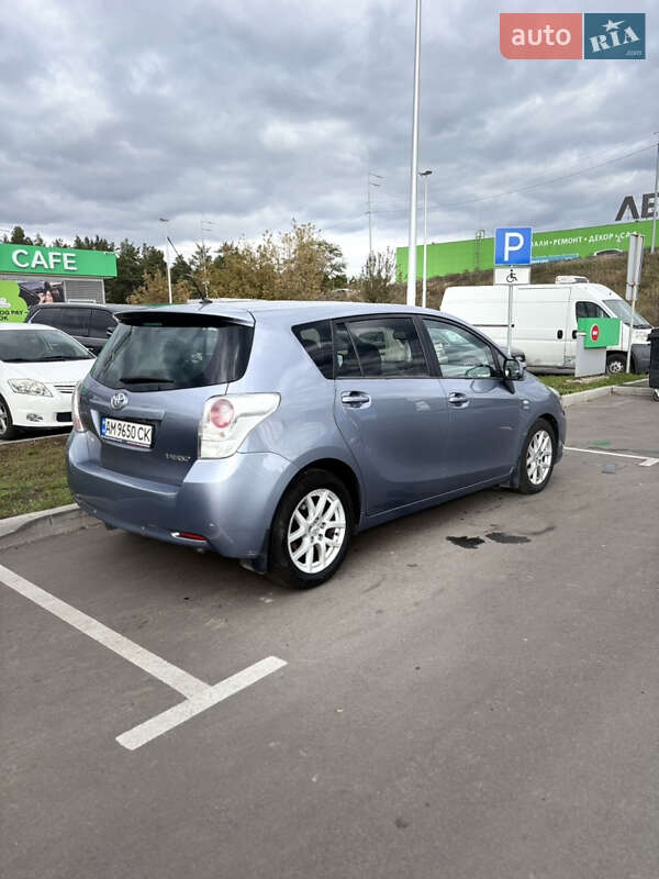 Мінівен Toyota Verso 2011 в Києві