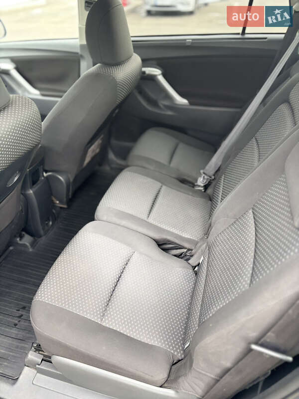 Мінівен Toyota Verso 2011 в Києві