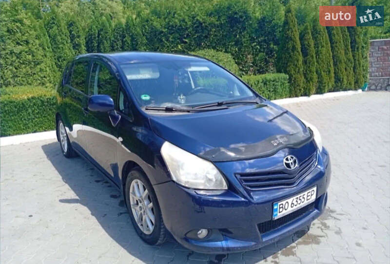 Мінівен Toyota Verso 2009 в Волочиську