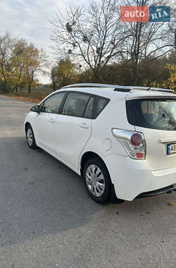 Мінівен Toyota Verso 2015 в  фото 4 Мінівен Toyota Verso 2015 в