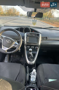 Мінівен Toyota Verso 2015 в  фото 8 Мінівен Toyota Verso 2015 в