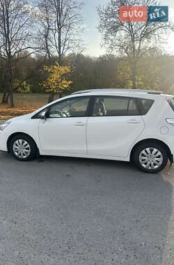 Мінівен Toyota Verso 2015 в  фото 5 Мінівен Toyota Verso 2015 в