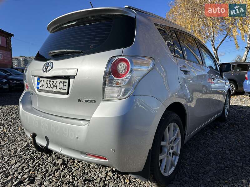 Минивэн Toyota Verso 2012 в Смеле