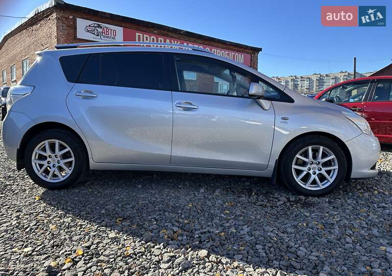Минивэн Toyota Verso 2012 в Смеле