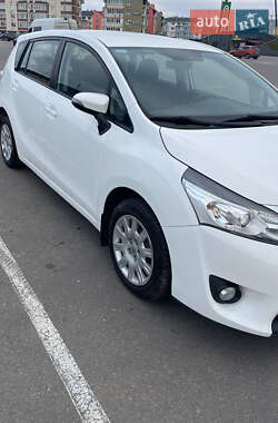 Минивэн Toyota Verso 2015 в Киеве