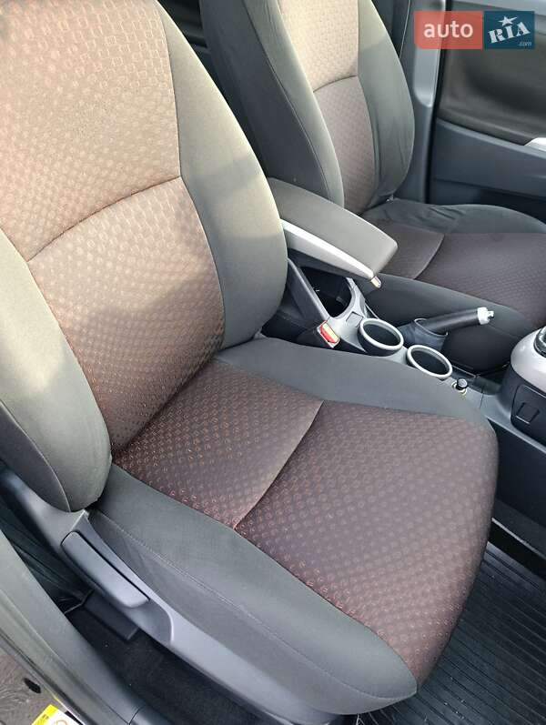 Мінівен Toyota Verso 2011 в Звягелі