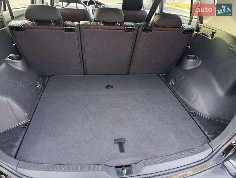 Мінівен Toyota Verso 2011 в Звягелі