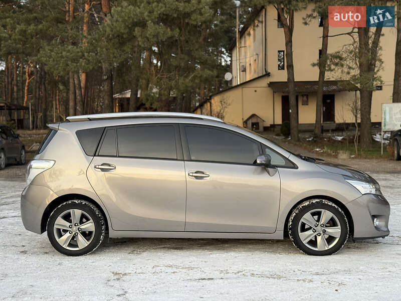 Минивэн Toyota Verso 2014 в Луцке фото 4 Минивэн Toyota Verso 2014 в Луцке