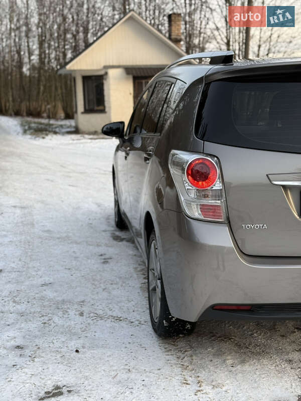 Минивэн Toyota Verso 2014 в Луцке фото 22 Минивэн Toyota Verso 2014 в Луцке