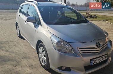 Минивэн Toyota Verso 2011 в Староконстантинове