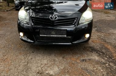 Мінівен Toyota Verso 2010 в Рівному