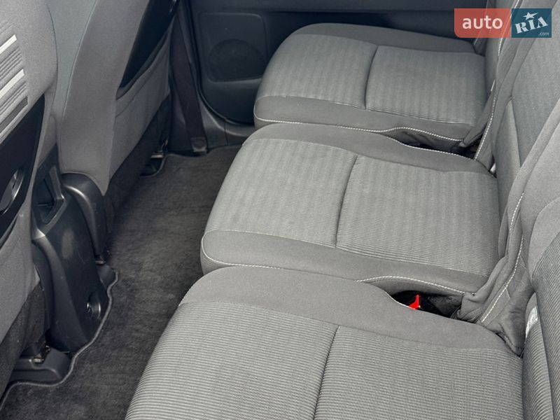 Минивэн Toyota Verso 2016 в Ромнах