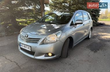 Мінівен Toyota Verso 2010 в Кривому Розі