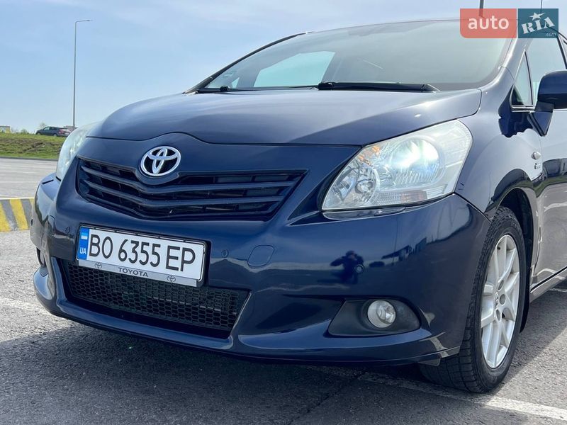 Минивэн Toyota Verso 2009 в Львове