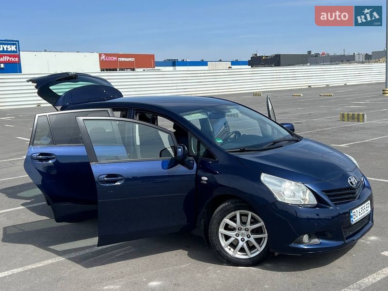 Минивэн Toyota Verso 2009 в Львове