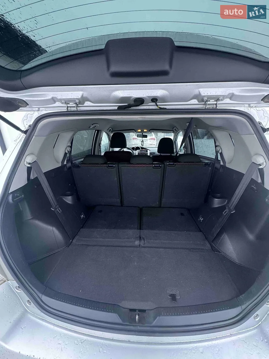 2010 Toyota Verso - мініатюра 4