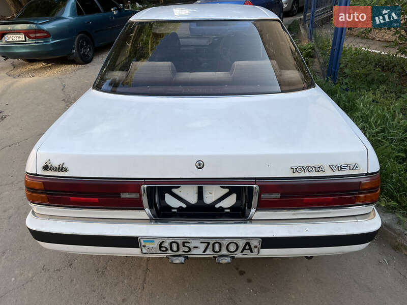 Седан Toyota Vista 1986 в Одесі