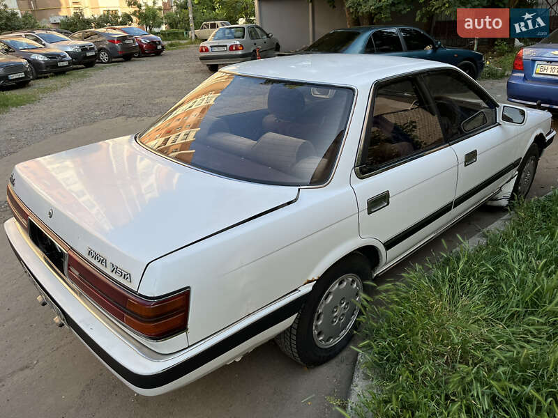 Седан Toyota Vista 1986 в Одесі