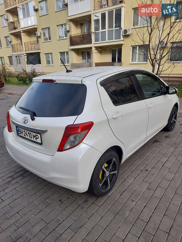 Хэтчбек Toyota Vitz 2011 в Одессе