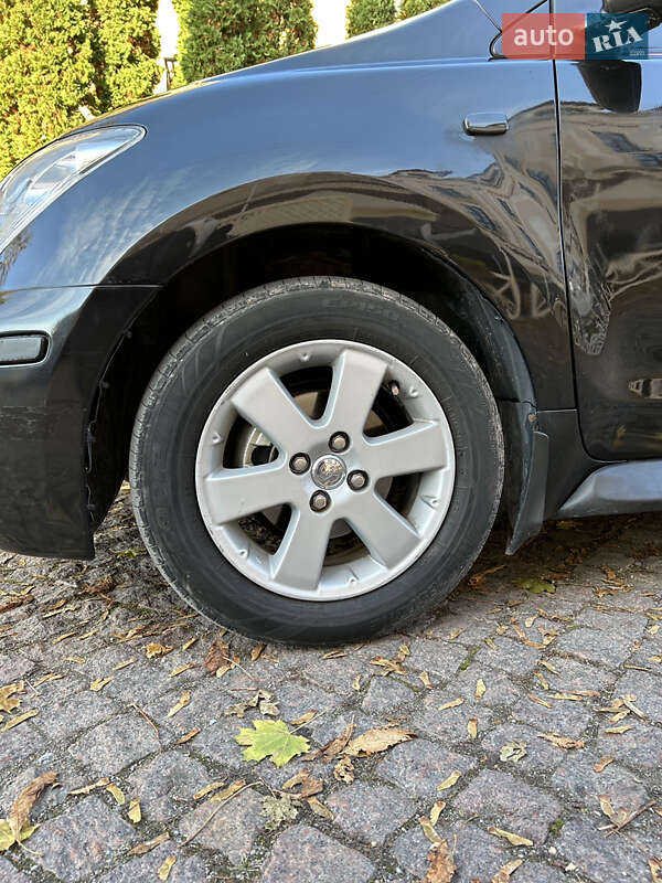 Хетчбек Toyota XA 2007 в Кам'янець-Подільському фото 3 Хетчбек Toyota XA 2007 в Кам'янець-Подільському