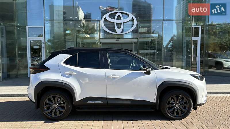 Позашляховик / Кросовер Toyota Yaris Cross 2024 в Києві