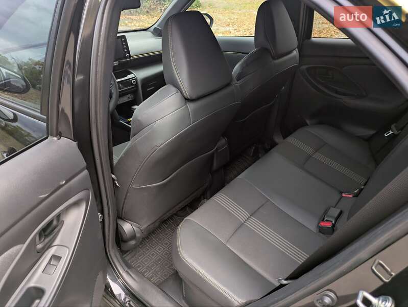 Внедорожник / Кроссовер Toyota Yaris Cross 2021 в Каменском