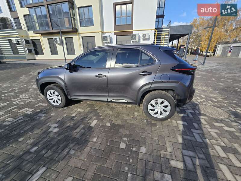 Внедорожник / Кроссовер Toyota Yaris Cross 2023 в Ромнах