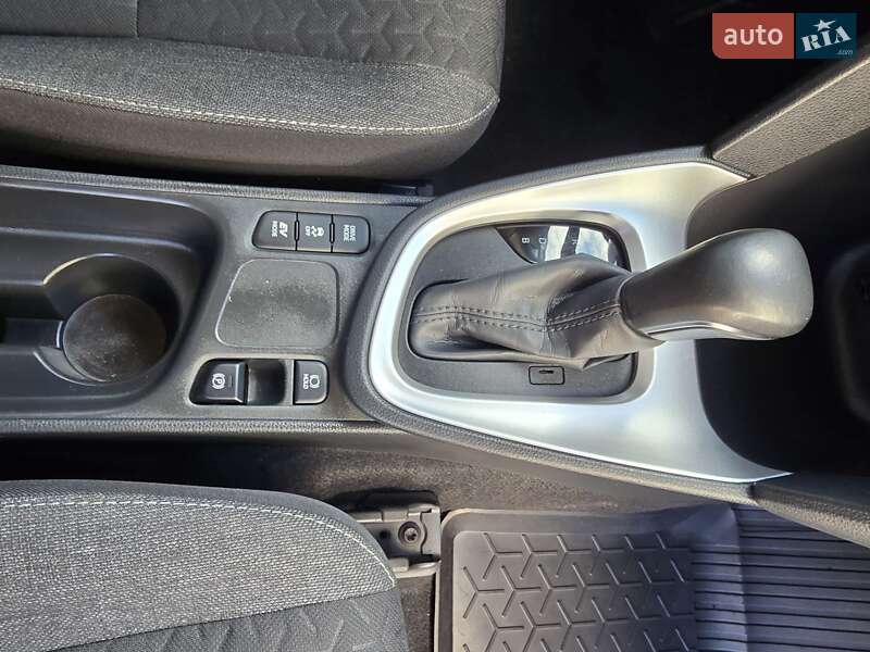 Внедорожник / Кроссовер Toyota Yaris Cross 2023 в Ромнах