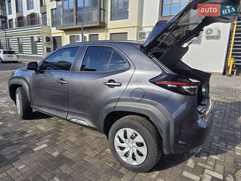 Внедорожник / Кроссовер Toyota Yaris Cross 2023 в Ромнах