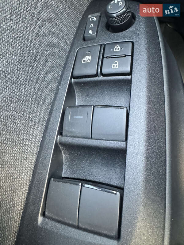 Внедорожник / Кроссовер Toyota Yaris Cross 2021 в Киеве