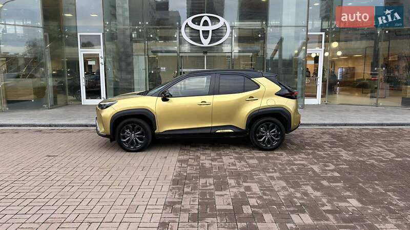 Внедорожник / Кроссовер Toyota Yaris Cross 2023 в Киеве