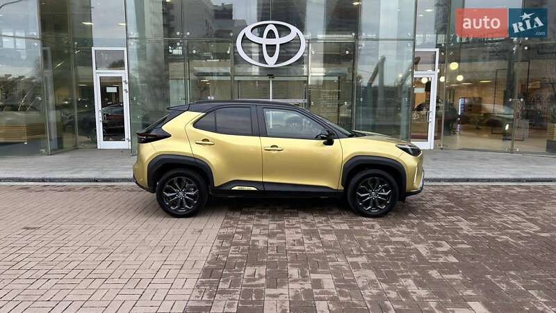 Внедорожник / Кроссовер Toyota Yaris Cross 2023 в Киеве