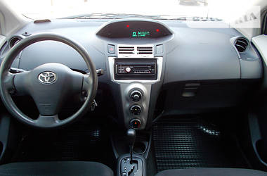 Хэтчбек Toyota Yaris 2008 в Киеве
