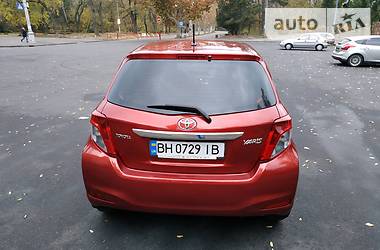 Хэтчбек Toyota Yaris 2013 в Одессе