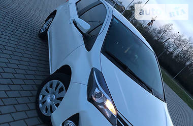 Хэтчбек Toyota Yaris 2015 в Львове